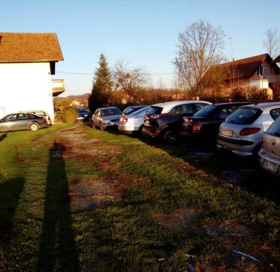 Aerodrom Tuzla Parking